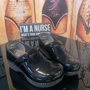 Dansko XP 2.0 Clogs/Nurse/Size 38/US size 7.5 - 8